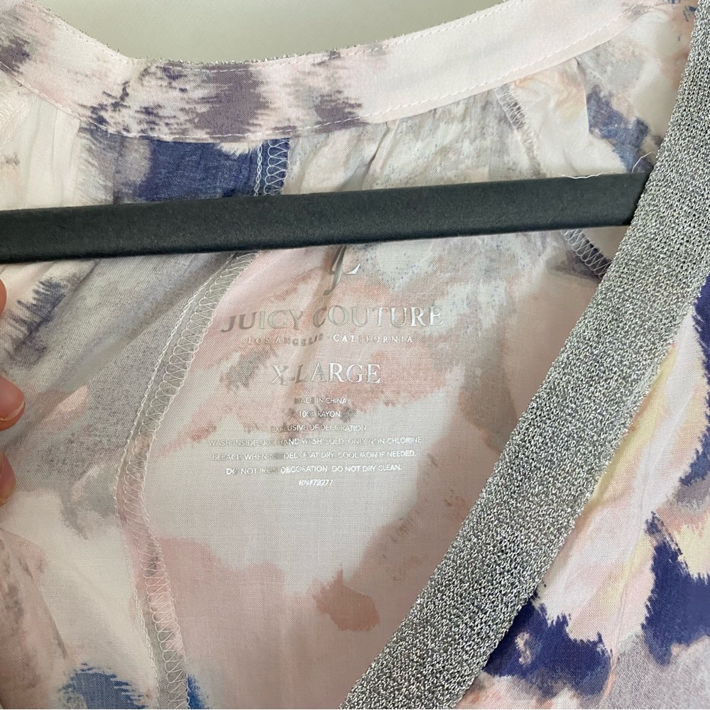 Juicy Couture Blue and Pink Flutter Short Sleeve V-Neck Blouse top XL - Picture 8 of 8